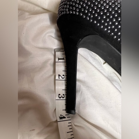 NWOB Jessica Simpson Black Faux Suede Pumps with Silver Studs - Picture 5 of 5